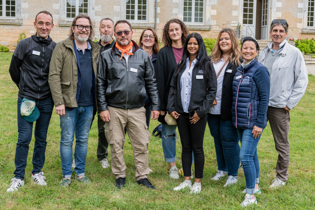 Les inspecteurs Apivia Courtage, accompagnés de Nicolas Marquet, directeur de développement et Emmanuelle Nguyen, présidente d'Apivia Courtage.